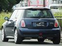 MINI クーパーS チェックメイト 弊社エンドユーザー様車両・特別限定仕様車・専用ボディーカラー・専用ハーフレザーシート・専用インテリアカラー・専用インテリアパネル・専用17インチアルミホイール・ショートアンテナ・ETC(6枚目)