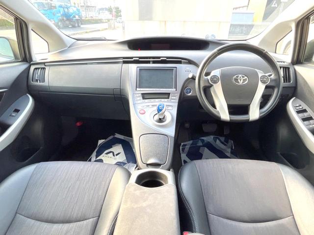 プリウス Ｇ　バックカメラ　禁煙車　ハーフレザーシート　パワーシート　ドラレコ　スマートキー　ＨＩＤヘッド　ビルトインＥＴＣ　クルコン　オートライト　オートエアコン　純正１５インチアルミ　Ｂｌｕｅｔｏｏｔｈ　ＣＤ（2枚目）