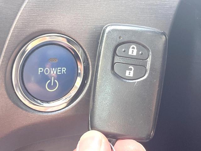 プリウス Ｇ　バックカメラ　禁煙車　ハーフレザーシート　パワーシート　ドラレコ　スマートキー　ＨＩＤヘッド　ビルトインＥＴＣ　クルコン　オートライト　オートエアコン　純正１５インチアルミ　Ｂｌｕｅｔｏｏｔｈ　ＣＤ（9枚目）