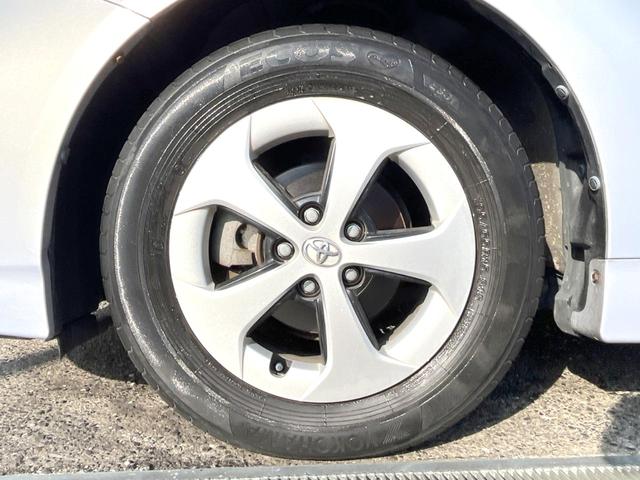 プリウス Ｇ　バックカメラ　禁煙車　ハーフレザーシート　パワーシート　ドラレコ　スマートキー　ＨＩＤヘッド　ビルトインＥＴＣ　クルコン　オートライト　オートエアコン　純正１５インチアルミ　Ｂｌｕｅｔｏｏｔｈ　ＣＤ（27枚目）