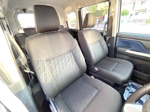 運転席シート廻りは使用感も少なく、良好な状態となっています。前オーナー様が丁寧に使っていたことがよくわかりますね。