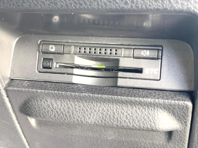 エスクァイア Gi ALPINE9インチナビ エアロ 両側電動ドア バックカメラ 衝突被害軽減システム 禁煙車 ハーフレザーシート スマートキー LEDヘッド ビルトインETC クルコン オートハイビーム(7枚目)