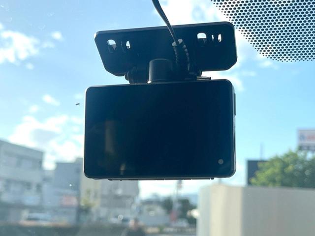 エスクァイア Gi ALPINE9インチナビ エアロ 両側電動ドア バックカメラ 衝突被害軽減システム 禁煙車 ハーフレザーシート スマートキー LEDヘッド ビルトインETC クルコン オートハイビーム(8枚目)