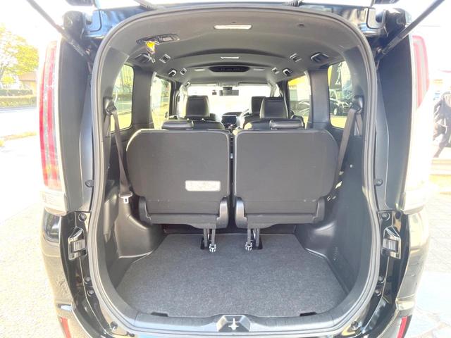 エスクァイア Gi ALPINE9インチナビ エアロ 両側電動ドア バックカメラ 衝突被害軽減システム 禁煙車 ハーフレザーシート スマートキー LEDヘッド ビルトインETC クルコン オートハイビーム(13枚目)