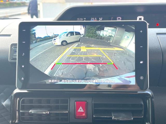 【バックカメラ】駐車時に後方がリアルタイム映像で確認できます。大型商業施設や立体駐車場での駐車時や、夜間のバック時に大活躍！運転スキルに関わらず、今や必須となった装備のひとつです！