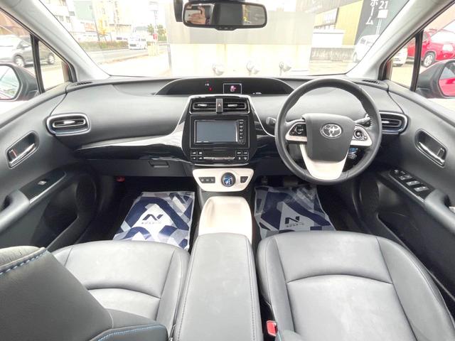 プリウス Aツーリングセレクション 純正ナビ バックカメラ 衝突軽減ブレーキ 合皮シート LEDヘッドライト シートヒーター ヘッドアップディスプレイ(2枚目)