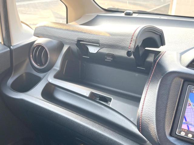 フィットハイブリッド シーズ　ファインスタイル　ｃａｒｒｏｚｚｅｒｉａ製ナビ　バックカメラ　ドライブレコーダー　クルーズコントロール　シートヒーター　ＨＩＤヘッドライト　Ｂｌｕｅｔｏｏｔｈ接続　ＥＴＣ　スマートキー（31枚目）