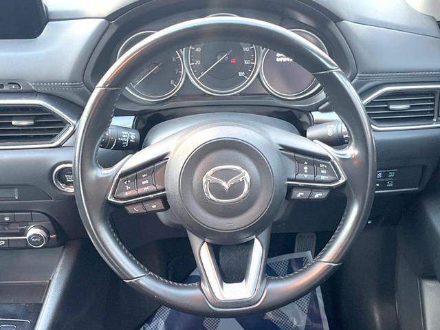 ステアリングも使用感が少なく、きれいな状態となっております♪