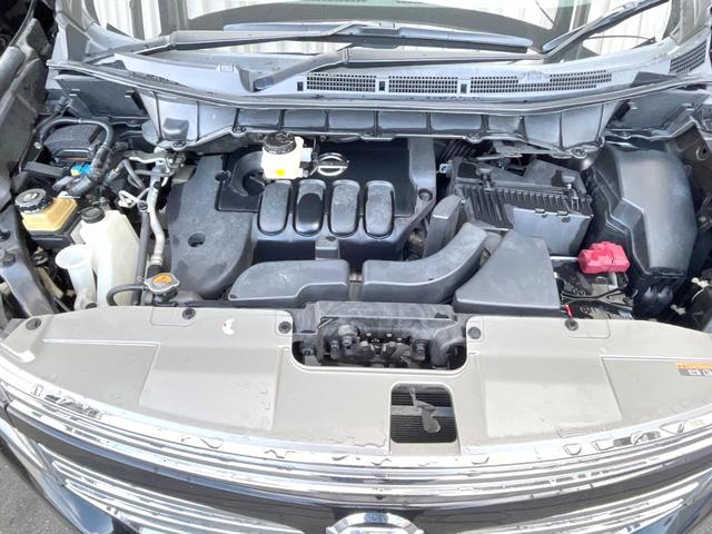 エルグランド ２５０ハイウェイスター　純正ナビ　アラウンドビューモニター　後席フリップダウンモニター　両側パワースライドドア　７人乗り　ＨＩＤヘッドライト　純正１８インチアルミホイール　スマートキー　ＥＴＣ（17枚目）