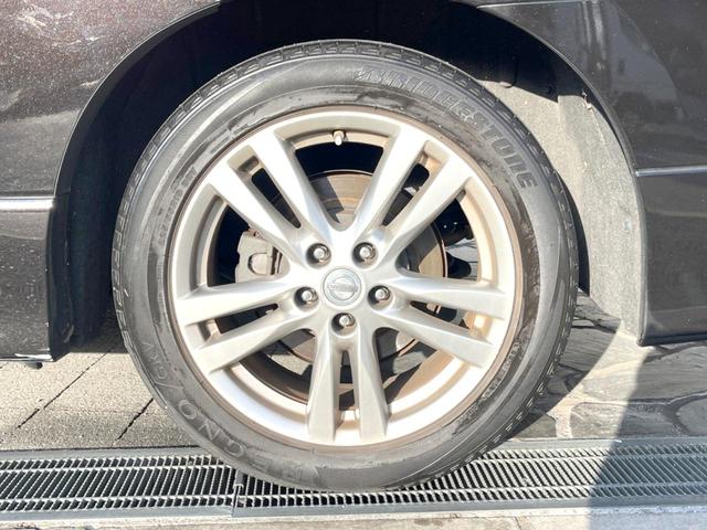 エルグランド ２５０ハイウェイスター　純正ナビ　アラウンドビューモニター　後席フリップダウンモニター　両側パワースライドドア　７人乗り　ＨＩＤヘッドライト　純正１８インチアルミホイール　スマートキー　ＥＴＣ（24枚目）