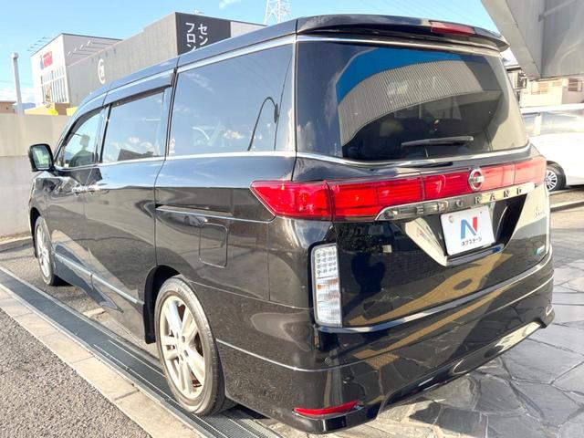 エルグランド ２５０ハイウェイスター　純正ナビ　アラウンドビューモニター　後席フリップダウンモニター　両側パワースライドドア　７人乗り　ＨＩＤヘッドライト　純正１８インチアルミホイール　スマートキー　ＥＴＣ（26枚目）