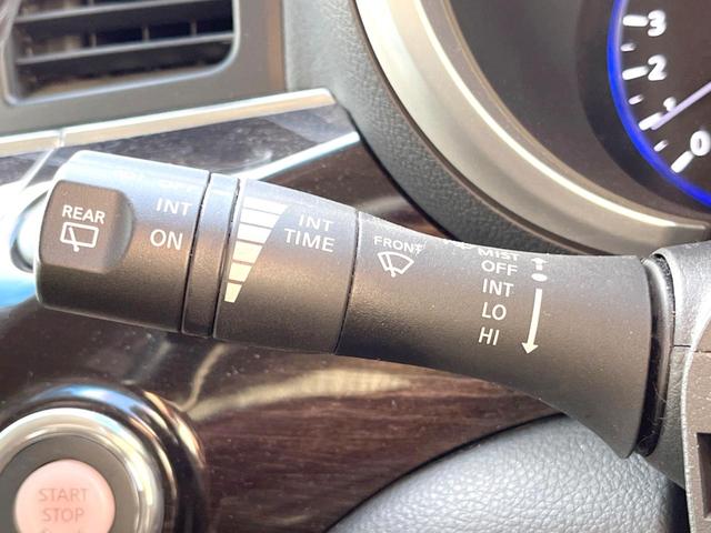 エルグランド ２５０ハイウェイスター　純正ナビ　アラウンドビューモニター　後席フリップダウンモニター　両側パワースライドドア　７人乗り　ＨＩＤヘッドライト　純正１８インチアルミホイール　スマートキー　ＥＴＣ（46枚目）