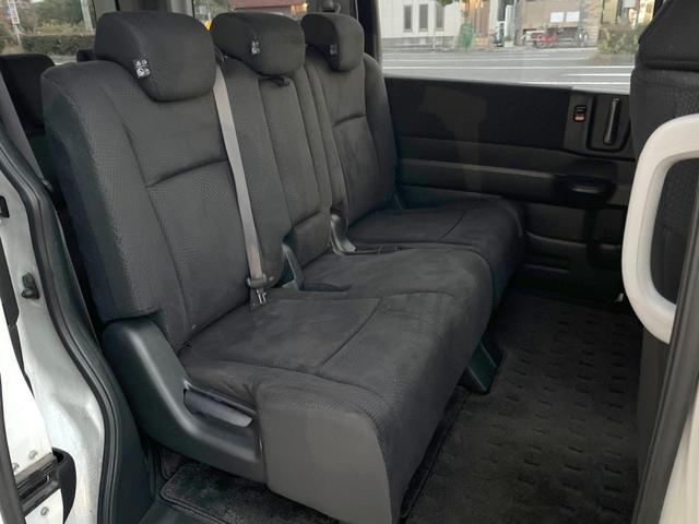 ステップワゴンスパーダ パワーエディション 純正9インチナビ バックカメラ 両側パワースライドドア 8人乗り ETC キーレス HIDヘッドライト 純正16インチアルミホイール Bluetooth接続 フルセグTV オートエアコン(9枚目)