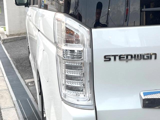 ステップワゴンスパーダ パワーエディション 純正9インチナビ バックカメラ 両側パワースライドドア 8人乗り ETC キーレス HIDヘッドライト 純正16インチアルミホイール Bluetooth接続 フルセグTV オートエアコン(23枚目)