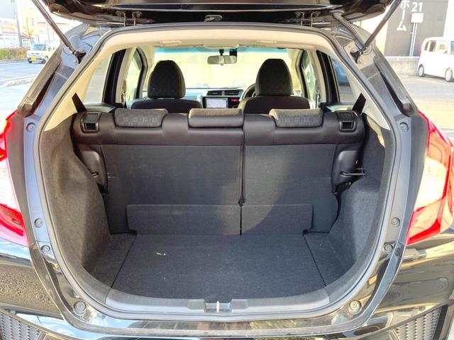 フィット １３Ｇ・Ｆパッケージ　ファインエディション　純正ナビ　フルセグ　バックカメラ　スマートキー　ＥＴＣ　ドライブレコーダー　Ｂｌｕｅｔｏｏｔｈ　Ａｕｄｉｏ（16枚目）