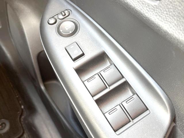 フィット １３Ｇ・Ｆパッケージ　ファインエディション　純正ナビ　フルセグ　バックカメラ　スマートキー　ＥＴＣ　ドライブレコーダー　Ｂｌｕｅｔｏｏｔｈ　Ａｕｄｉｏ（31枚目）