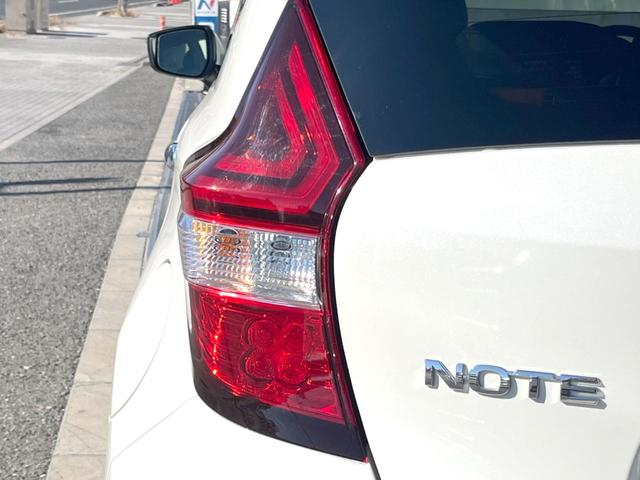 ノート Ｘ　オーディオ　インテリジェントエマージェンシーブレーキ　車線逸脱　アイドリングストップ　コーナーセンサー　スマートキー　ドライブレコーダー　ＥＴＣ（28枚目）