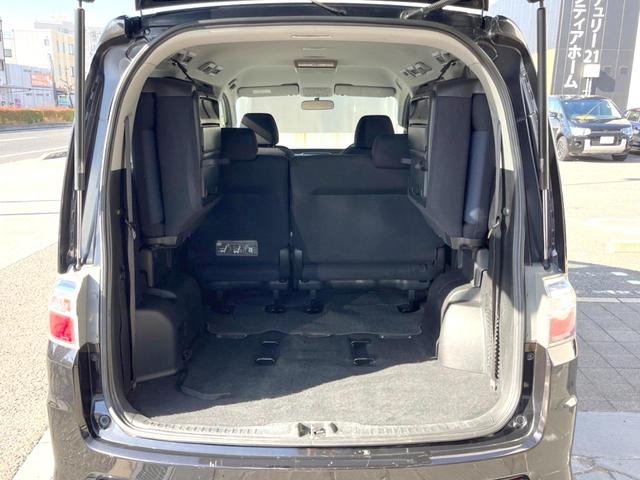 ���i�̂���������ʋ΁A���}���ɏ\���ȉ׎��X�y�[�X���m�ۂ��Ă���܂��B�Z�J���h�V�[�g��|���ƁA�傫�ȉו��̐ύڂ��\�ł���