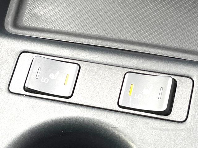 プリウス Ｓツーリングセレクション　純正ナビ　バックカメラ　セーフティセンス　レーダークルーズコントロール　シートヒーター　ＬＥＤヘッドライト　１８インチアルミホイール　ドライブレコーダー　ＥＴＣ　スマートキー　フルセグＴＶ（6枚目）