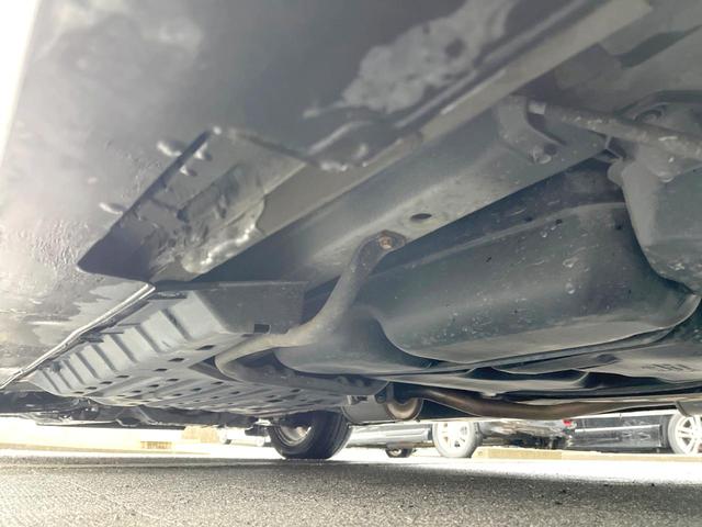 ステップワゴンスパーダ Ｚ　クールスピリット　純正９インチナビ　バックカメラ　クルーズコントロール　両側パワースライドドア　８人乗り　ＨＩＤヘッドライト　純正１７インチアルミホイール　フルセグＴＶ　ドライブレコーダー　スマートキー　ＥＴＣ（33枚目）