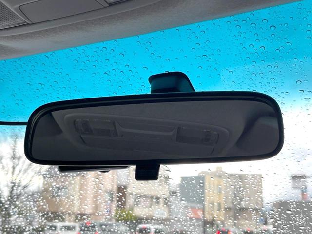 ステップワゴンスパーダ Ｚ　クールスピリット　純正９インチナビ　バックカメラ　クルーズコントロール　両側パワースライドドア　８人乗り　ＨＩＤヘッドライト　純正１７インチアルミホイール　フルセグＴＶ　ドライブレコーダー　スマートキー　ＥＴＣ（56枚目）