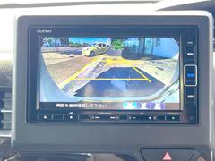 【バックカメラ】駐車時に後方がリアルタイム映像で確認できます。大型商業施設や立体駐車場での駐車時や、夜間のバック時に大活躍！運転スキルに関わらず、今や必須となった装備のひとつです！ 4