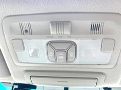 【両側パワースライドドア】スマートキーや運転席のスイッチで後席両側スライドドアの開閉が可能♪電動だから力を入れてドアを開ける必要が無く、小さなお子様でも簡単に開け閉めでき快適です♪ 6