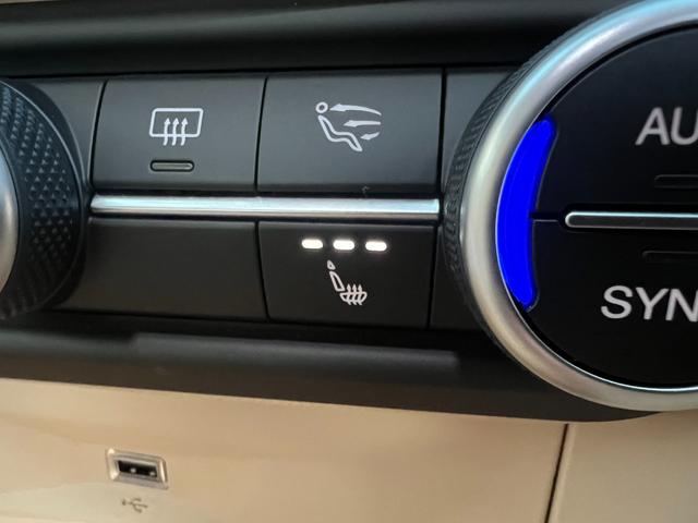 ジュリア 2.0ターボ スーパー 18インチAW harman/kardon ステアリングヒーター ブラインドスポットモニター バックカメラ ETC ベージュレザーシート 黒革ステアリング シートヒーター(33枚目)