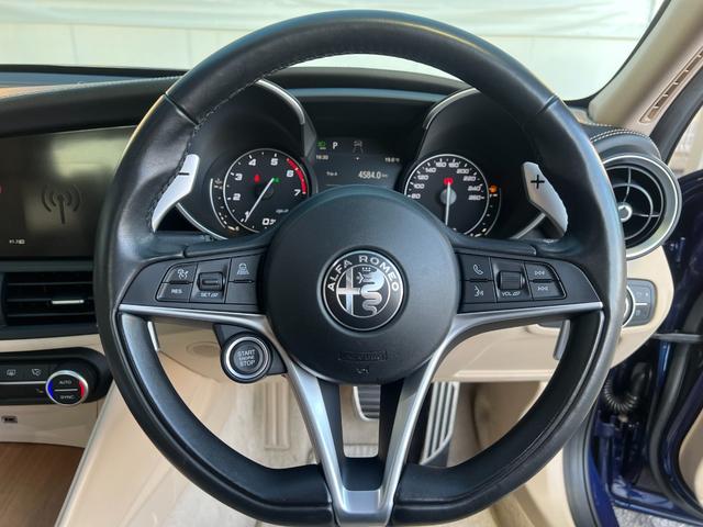 ジュリア 2.0ターボ スーパー 18インチAW harman/kardon ステアリングヒーター ブラインドスポットモニター バックカメラ ETC ベージュレザーシート 黒革ステアリング シートヒーター(41枚目)