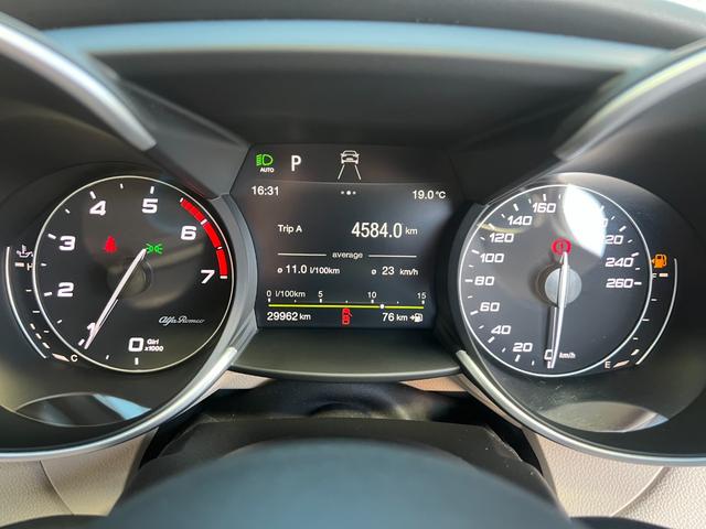 ジュリア 2.0ターボ スーパー 18インチAW harman/kardon ステアリングヒーター ブラインドスポットモニター バックカメラ ETC ベージュレザーシート 黒革ステアリング シートヒーター(46枚目)