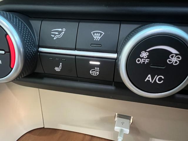 ジュリア 2.0ターボ スーパー 18インチAW harman/kardon ステアリングヒーター ブラインドスポットモニター バックカメラ ETC ベージュレザーシート 黒革ステアリング シートヒーター(47枚目)