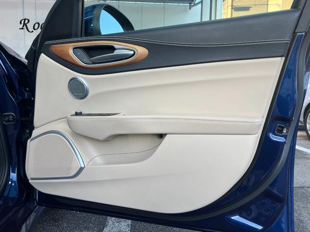 ジュリア 2.0ターボ スーパー 18インチAW harman/kardon ステアリングヒーター ブラインドスポットモニター バックカメラ ETC ベージュレザーシート 黒革ステアリング シートヒーター(50枚目)