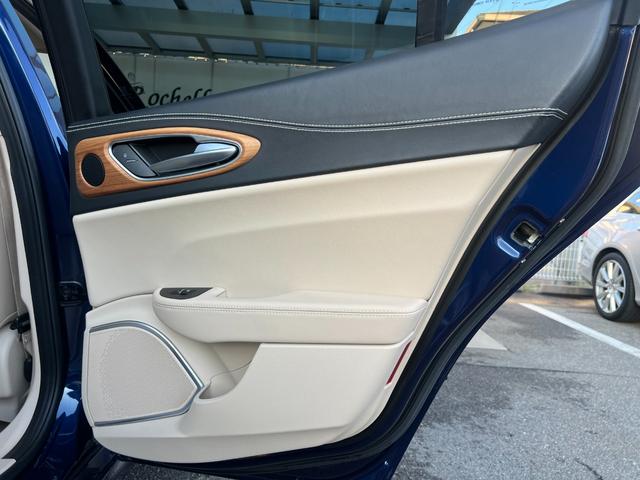 ジュリア 2.0ターボ スーパー 18インチAW harman/kardon ステアリングヒーター ブラインドスポットモニター バックカメラ ETC ベージュレザーシート 黒革ステアリング シートヒーター(52枚目)