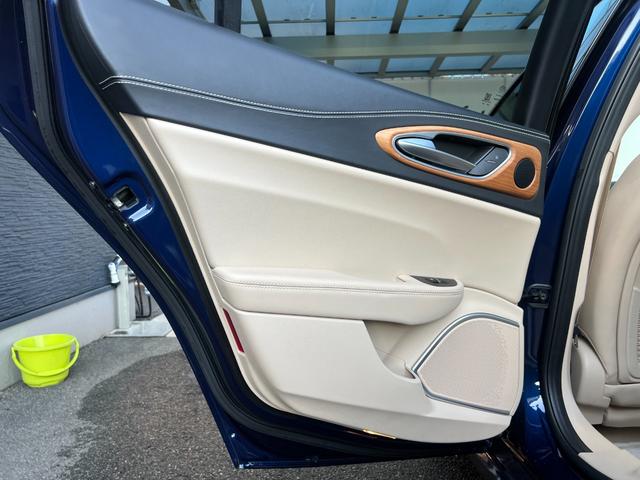 ジュリア 2.0ターボ スーパー 18インチAW harman/kardon ステアリングヒーター ブラインドスポットモニター バックカメラ ETC ベージュレザーシート 黒革ステアリング シートヒーター(54枚目)