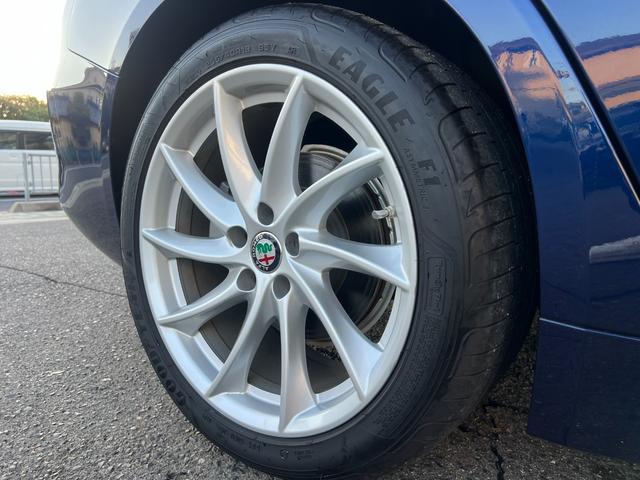 ジュリア 2.0ターボ スーパー 18インチAW harman/kardon ステアリングヒーター ブラインドスポットモニター バックカメラ ETC ベージュレザーシート 黒革ステアリング シートヒーター(65枚目)