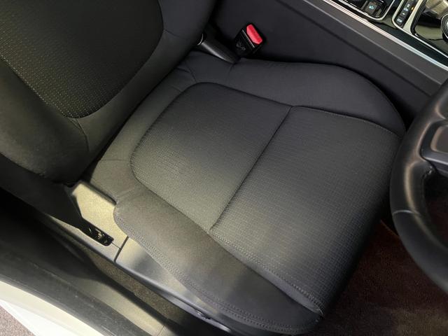 XE XE ピュア 走行1.6万km ワンオーナー 禁煙 MERIDIANサウンド 純正ナビ 純正17インチAW キセノンヘッドライト ETC バックカメラ ドライブレコーダー ヒートシーター(28枚目)