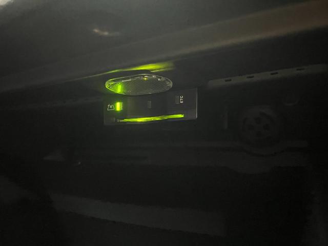 XE XE ピュア 走行1.6万km ワンオーナー 禁煙 MERIDIANサウンド 純正ナビ 純正17インチAW キセノンヘッドライト ETC バックカメラ ドライブレコーダー ヒートシーター(56枚目)