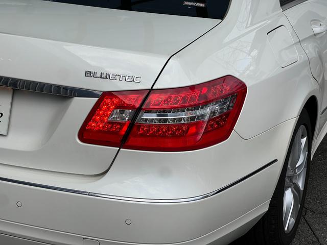 Ｅクラス Ｅ３５０　ブルーテック　アバンギャルド　ユーティリティＰＫＧ　黒革シート　オートクルーズコントロール　ドラレコ　ＥＴＣ　１７インチＡＷ　電動シート　シートヒーター　バイキセノンヘッドライト（18枚目）