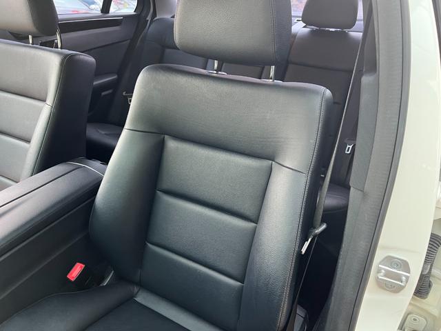 Ｅクラス Ｅ３５０　ブルーテック　アバンギャルド　ユーティリティＰＫＧ　黒革シート　オートクルーズコントロール　ドラレコ　ＥＴＣ　１７インチＡＷ　電動シート　シートヒーター　バイキセノンヘッドライト（31枚目）