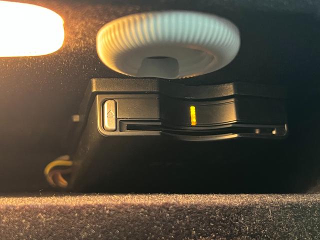 Ｅクラス Ｅ３５０　ブルーテック　アバンギャルド　ユーティリティＰＫＧ　黒革シート　オートクルーズコントロール　ドラレコ　ＥＴＣ　１７インチＡＷ　電動シート　シートヒーター　バイキセノンヘッドライト（55枚目）