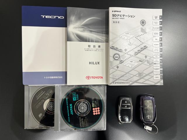 ハイラックス Ｚ　ＴＲＤ製スポーツバー　Ｆアンダーカバー　ＩＰＦランプ　社外Ｆバンパーガード　純正１７インチアルミホイール　純正ナビ　フルセグＴＶ　ファブリックシート　プリクラッシュセーフティ（5枚目）