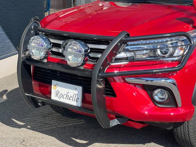 ハイラックス Ｚ　ＴＲＤ製スポーツバー　Ｆアンダーカバー　ＩＰＦランプ　社外Ｆバンパーガード　純正１７インチアルミホイール　純正ナビ　フルセグＴＶ　ファブリックシート　プリクラッシュセーフティ（8枚目）