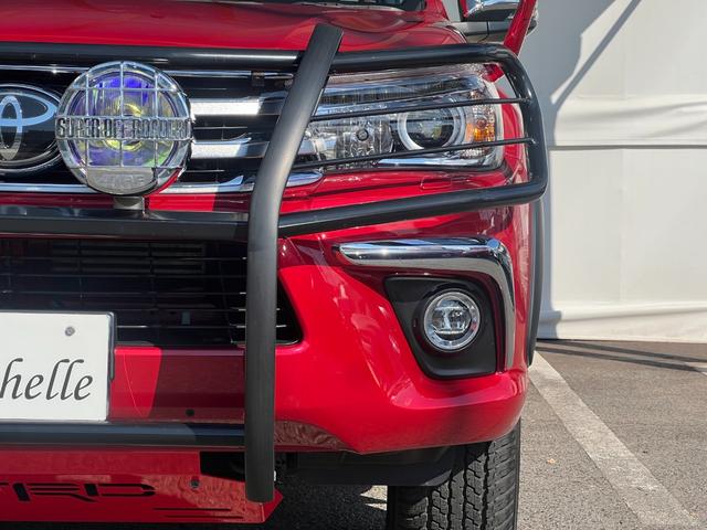 ハイラックス Ｚ　ＴＲＤ製スポーツバー　Ｆアンダーカバー　ＩＰＦランプ　社外Ｆバンパーガード　純正１７インチアルミホイール　純正ナビ　フルセグＴＶ　ファブリックシート　プリクラッシュセーフティ（13枚目）