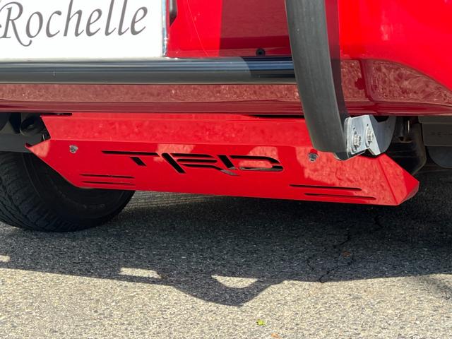 ハイラックス Ｚ　ＴＲＤ製スポーツバー　Ｆアンダーカバー　ＩＰＦランプ　社外Ｆバンパーガード　純正１７インチアルミホイール　純正ナビ　フルセグＴＶ　ファブリックシート　プリクラッシュセーフティ（14枚目）