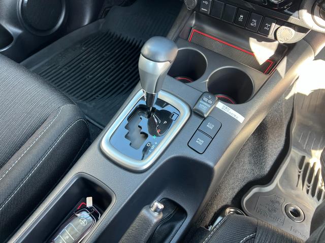 ハイラックス Ｚ　ＴＲＤ製スポーツバー　Ｆアンダーカバー　ＩＰＦランプ　社外Ｆバンパーガード　純正１７インチアルミホイール　純正ナビ　フルセグＴＶ　ファブリックシート　プリクラッシュセーフティ（32枚目）