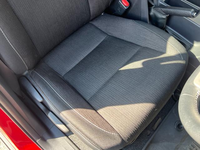 ハイラックス Ｚ　ＴＲＤ製スポーツバー　Ｆアンダーカバー　ＩＰＦランプ　社外Ｆバンパーガード　純正１７インチアルミホイール　純正ナビ　フルセグＴＶ　ファブリックシート　プリクラッシュセーフティ（34枚目）