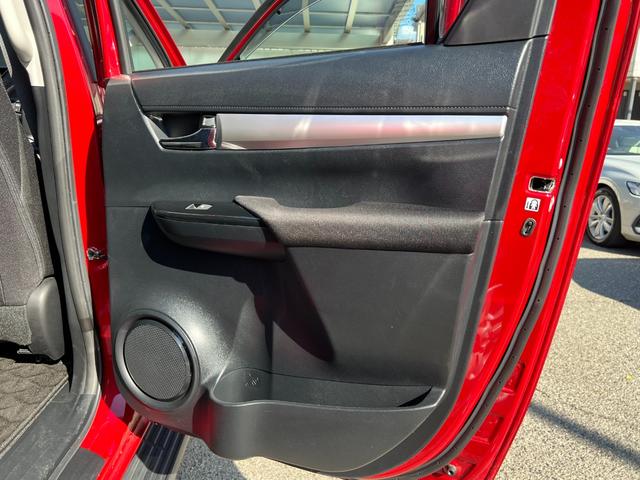 ハイラックス Ｚ　ＴＲＤ製スポーツバー　Ｆアンダーカバー　ＩＰＦランプ　社外Ｆバンパーガード　純正１７インチアルミホイール　純正ナビ　フルセグＴＶ　ファブリックシート　プリクラッシュセーフティ（43枚目）