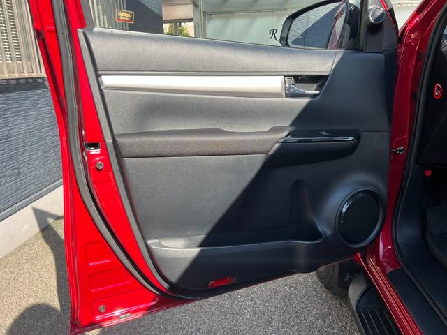 ハイラックス Ｚ　ＴＲＤ製スポーツバー　Ｆアンダーカバー　ＩＰＦランプ　社外Ｆバンパーガード　純正１７インチアルミホイール　純正ナビ　フルセグＴＶ　ファブリックシート　プリクラッシュセーフティ（44枚目）