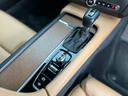 入念な点検整備を行います。また消耗品や車種ごとの弱点を踏まえたメンテナンスのご提案も好評です。