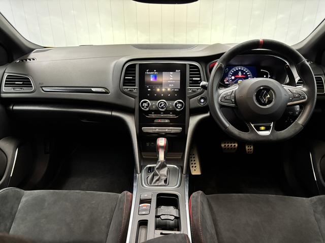 メガーヌ ルノー　スポール　トロフィー　ワンオーナー　ＡｐｐｌｅＣａｒｐｌａｙ　Ｂｌｕｅｔｏｏｔｈ接続　ＬＥＤヘッドライト　バックカメラ　前面衝突警報　アダプティブクルーズコントロール　純正１９インチアルミホイール　認定中古車保証（25枚目）